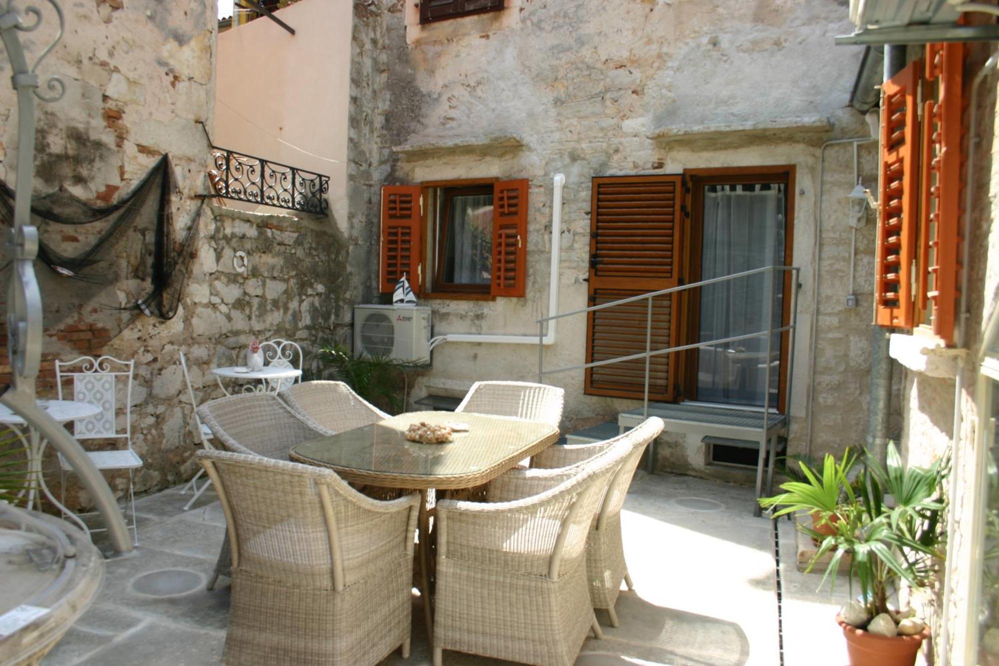 Studio Apartment La Maison De Catherine Rovinj Buitenkant foto