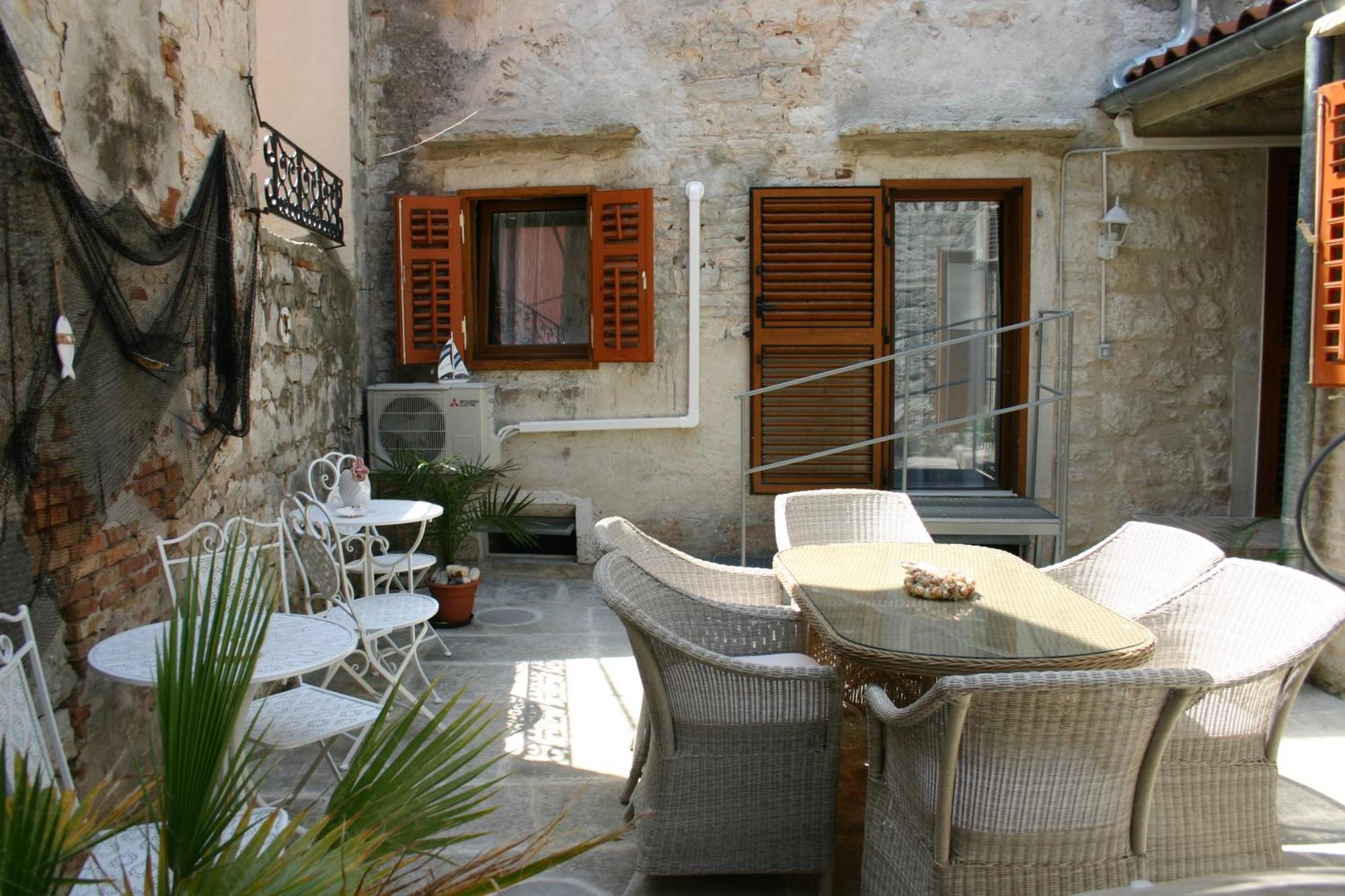 Studio Apartment La Maison De Catherine Rovinj Buitenkant foto